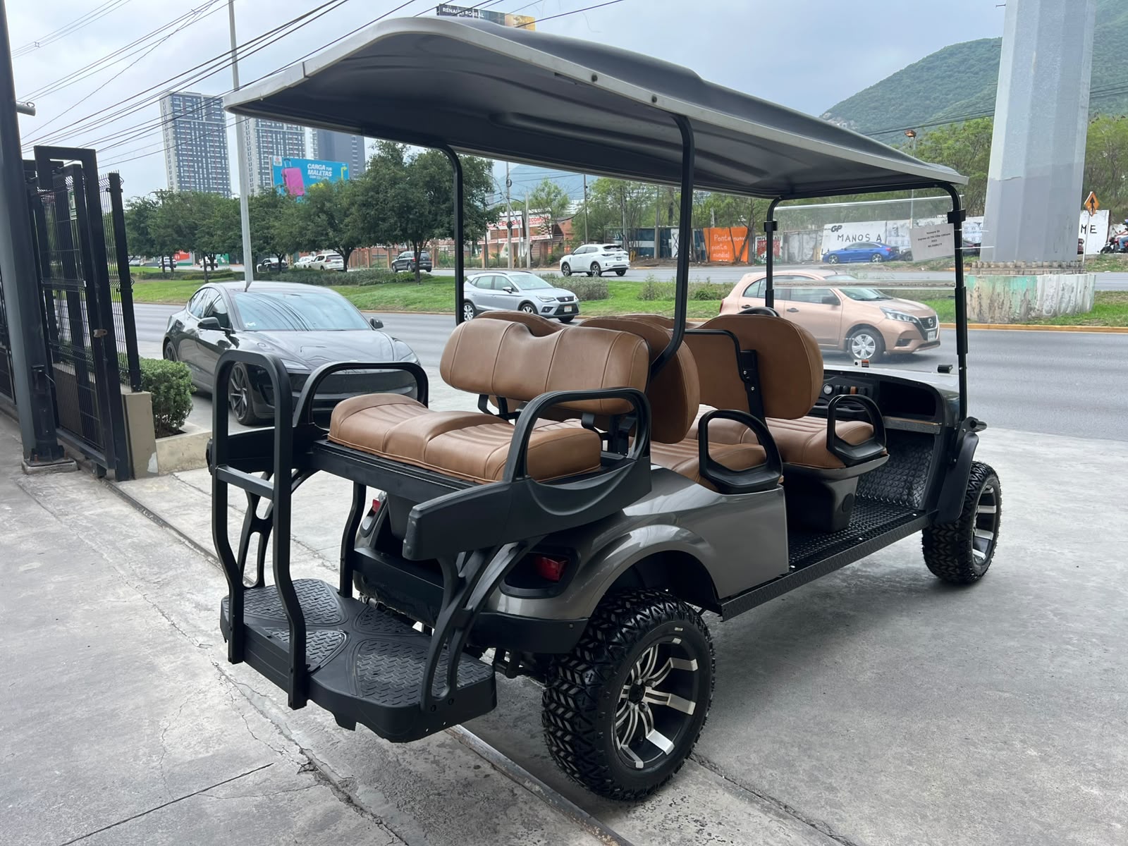 E-Z-GO Shuttle Express L6 72V Elite Lithium